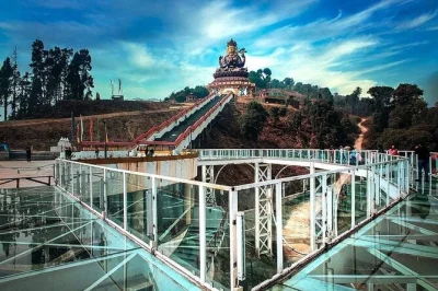 Private 7-tägige tour von siliguri nach gangtok, pelling & darjeeling. inklusive tsomgo-see, sonnenaufgang am tiger hill, lokale märkte und klosterbesuche.