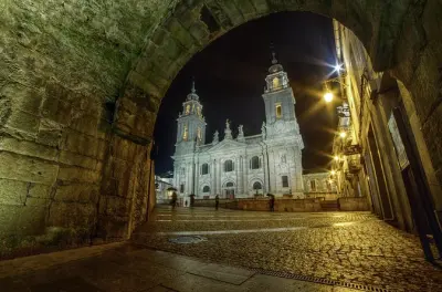 Visite guidée de Lugo : Muraille romaine, cathédrale et Domus