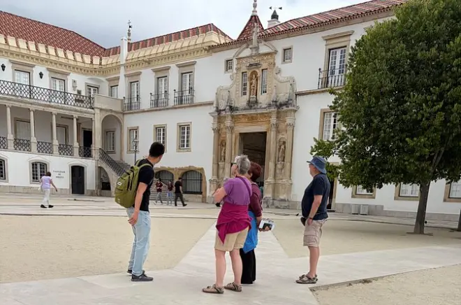 Visite à pied de l’université de Coimbra : Guide étudiant et rues