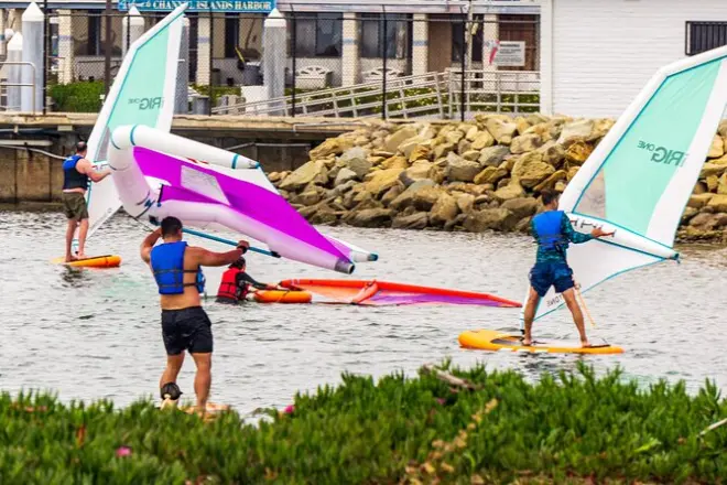Aulas de windsurf em Santa Barbara para aprender a velejar de SUP