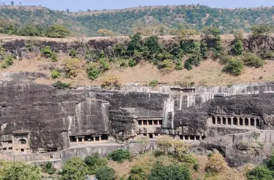 Geführte Tagestour zu den Ajanta-Höhlen ab Aurangabad mit Fachführer