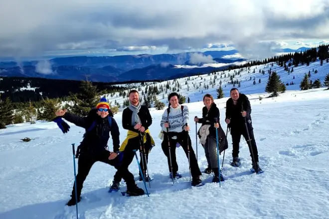 Winterwanderung mit Schneeschuhen am Großen Berg bei Cluj Napoca