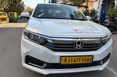 Trasferimento privato in auto da Jaisalmer a Bikaner, porta a porta