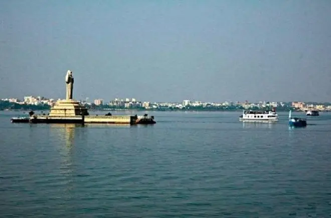 Hyderabad half-day tour: Charminar, palace, laser show