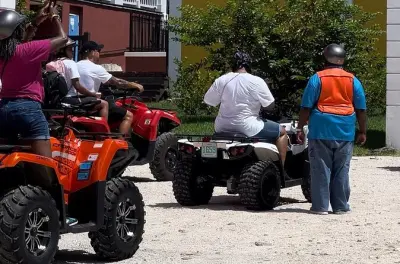 Passeio de quadriciclo em Nassau: Tour guiado de 3 horas pela ilha