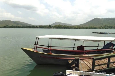 Experience kumasi’s ashanti heritage and a lake bosomtwe boat cruise with a local guide. includes city highlights, market walk, and lunch. book now.