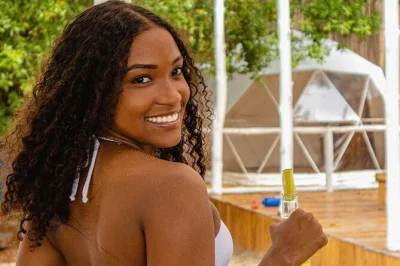 Curta playa blanca na ilha de barú com beach club semi-privado, almoço típico e seguro viagem. inclui transporte e guia local simpático.