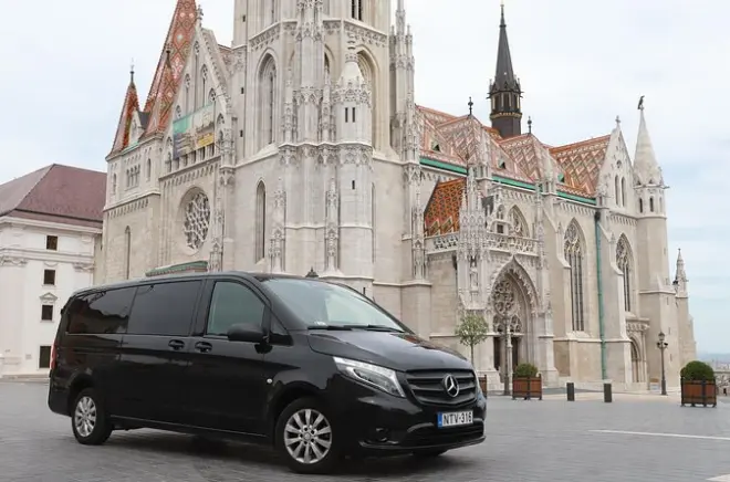Budapest Ganztägig: 14 Sehenswürdigkeiten mit Auto und Mittagessen